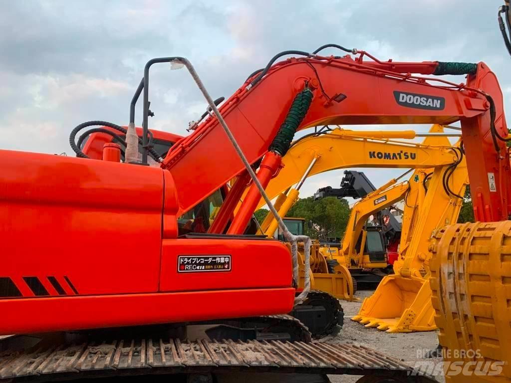 Doosan DX 225 LC Vikšriniai ekskavatoriai