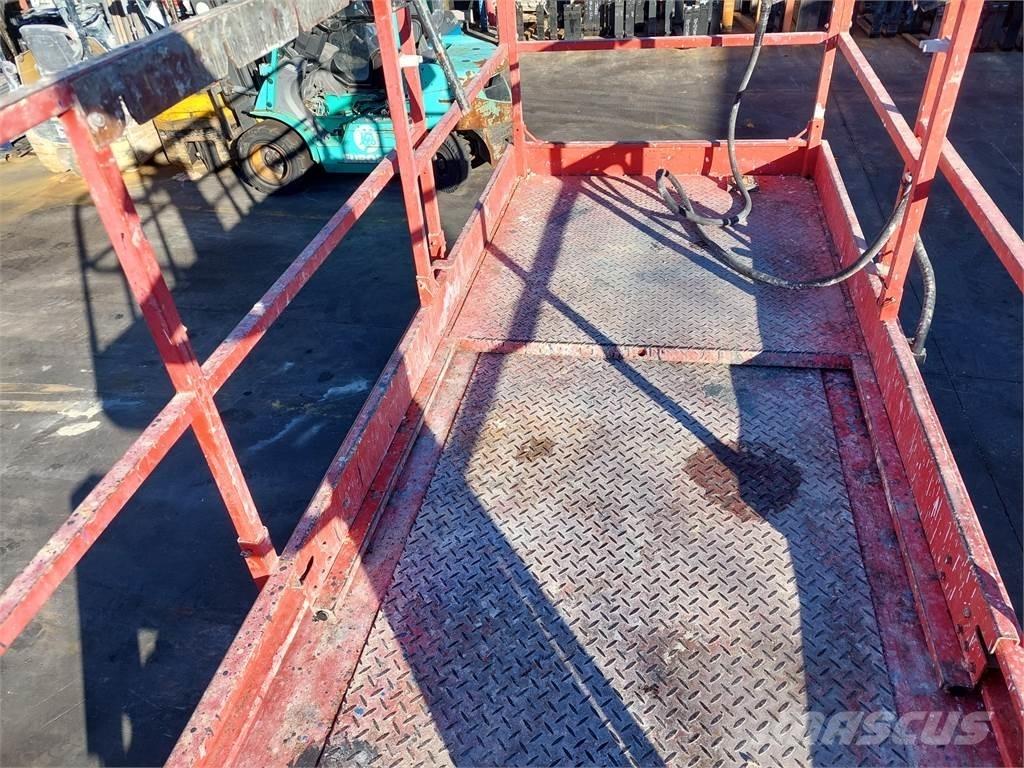 Haulotte C12DX Žirkliniai keltuvai
