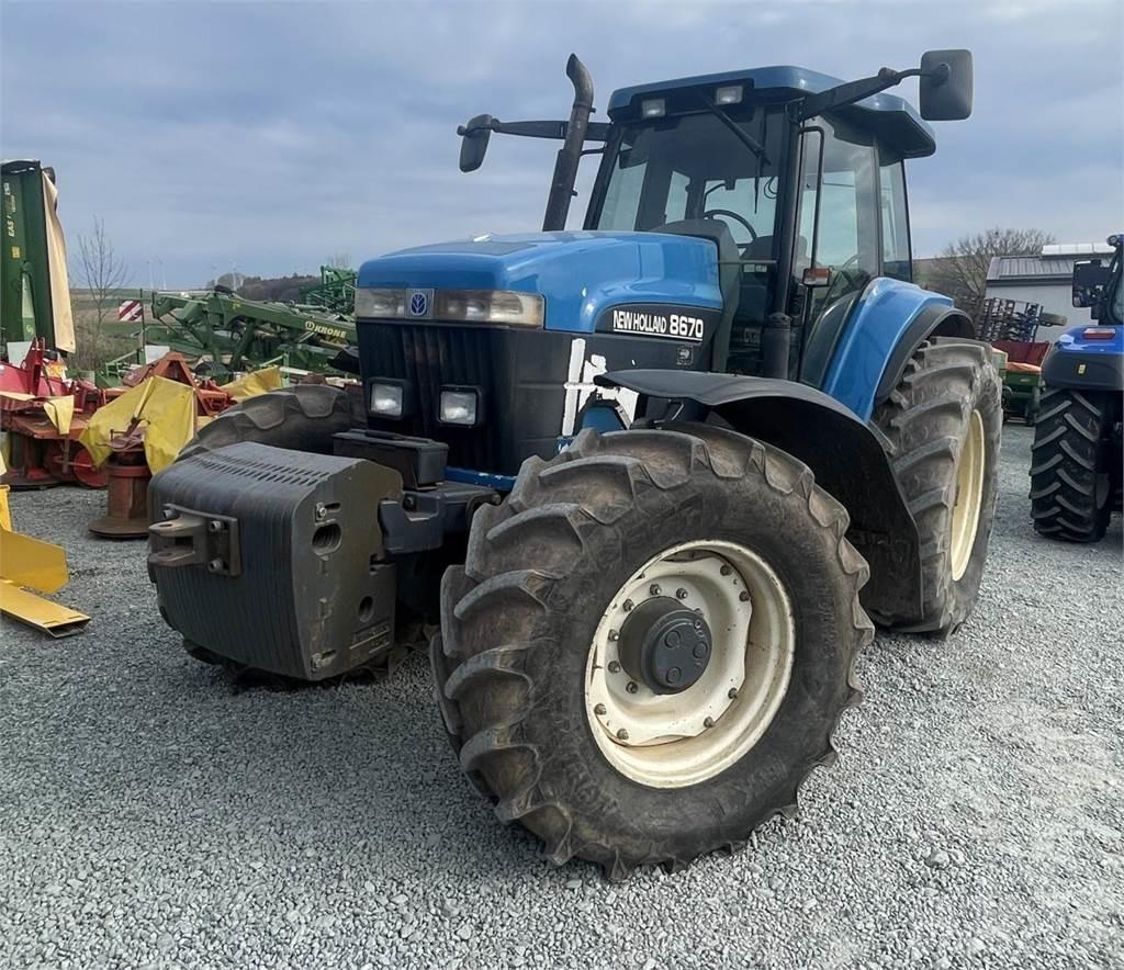 New Holland 8670 Traktoriai