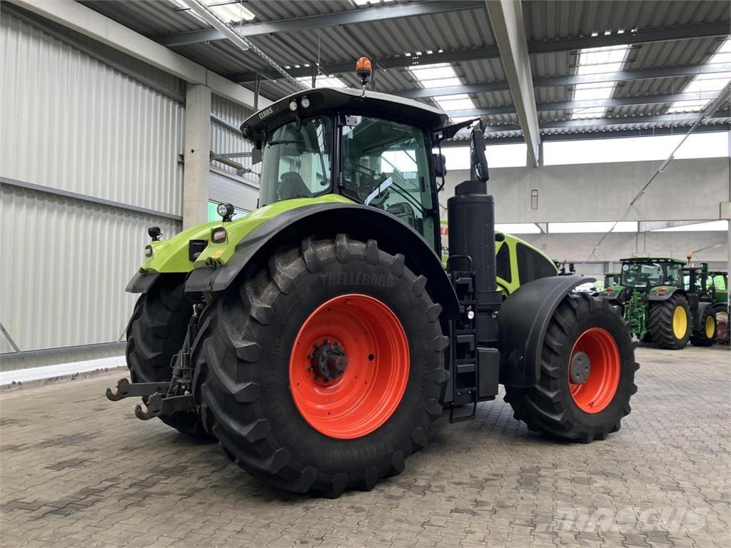 CLAAS Axion 930 Traktoriai