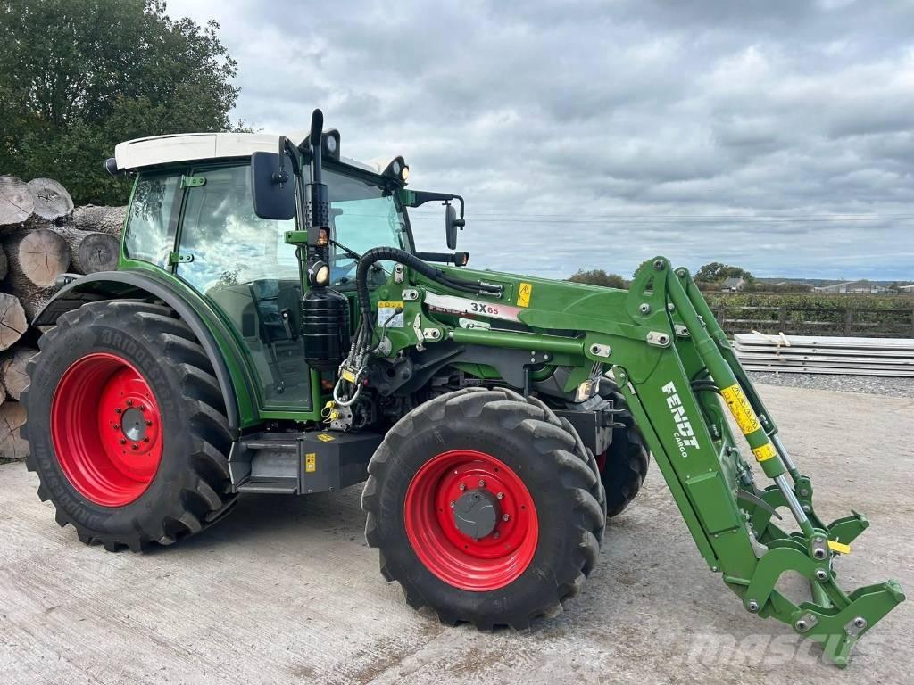Fendt 211 Vario Traktoriai
