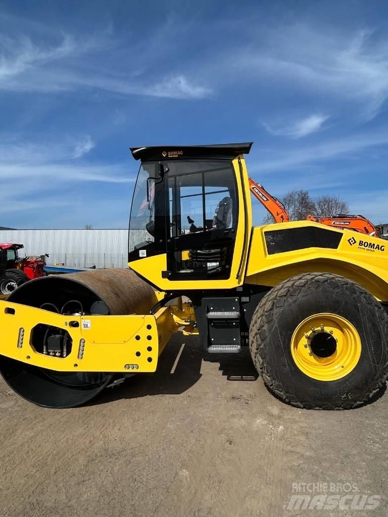 Bomag BW 211 D5 Gruntiniai volai