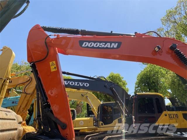 Doosan DX 225 LC Vikšriniai ekskavatoriai