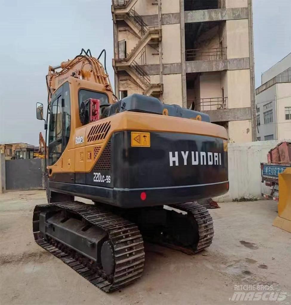 Hyundai R220LC-9S Vikšriniai ekskavatoriai