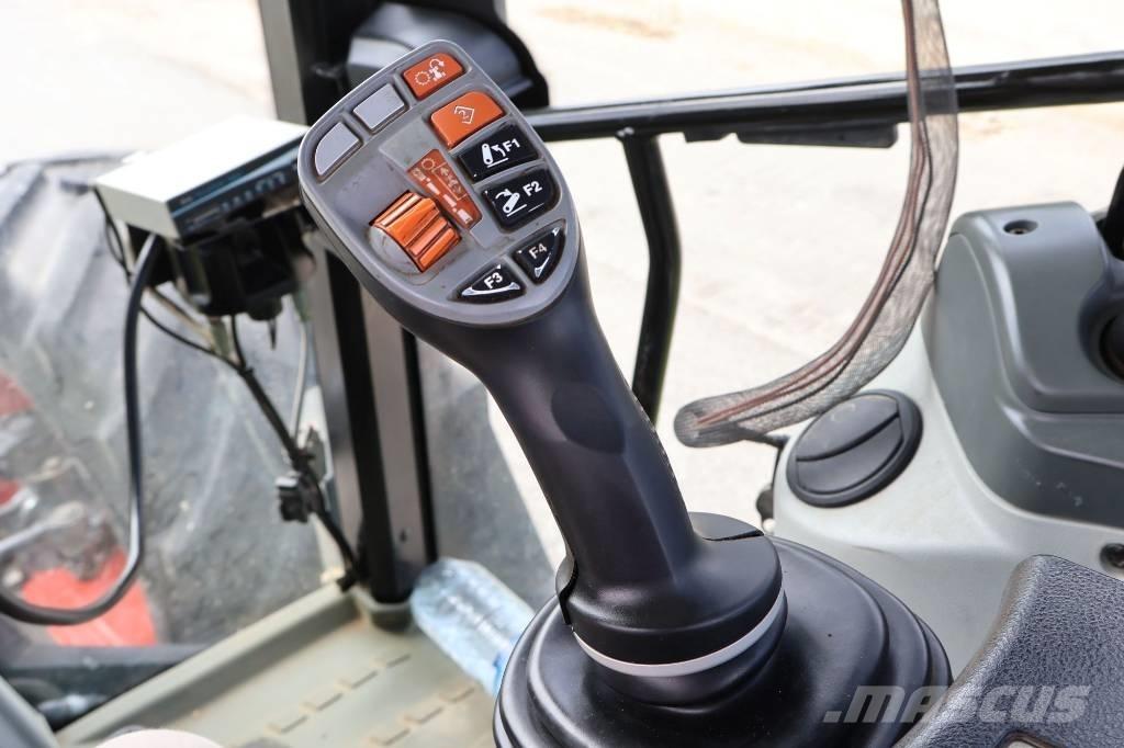 CLAAS Arion 460 Traktoriai