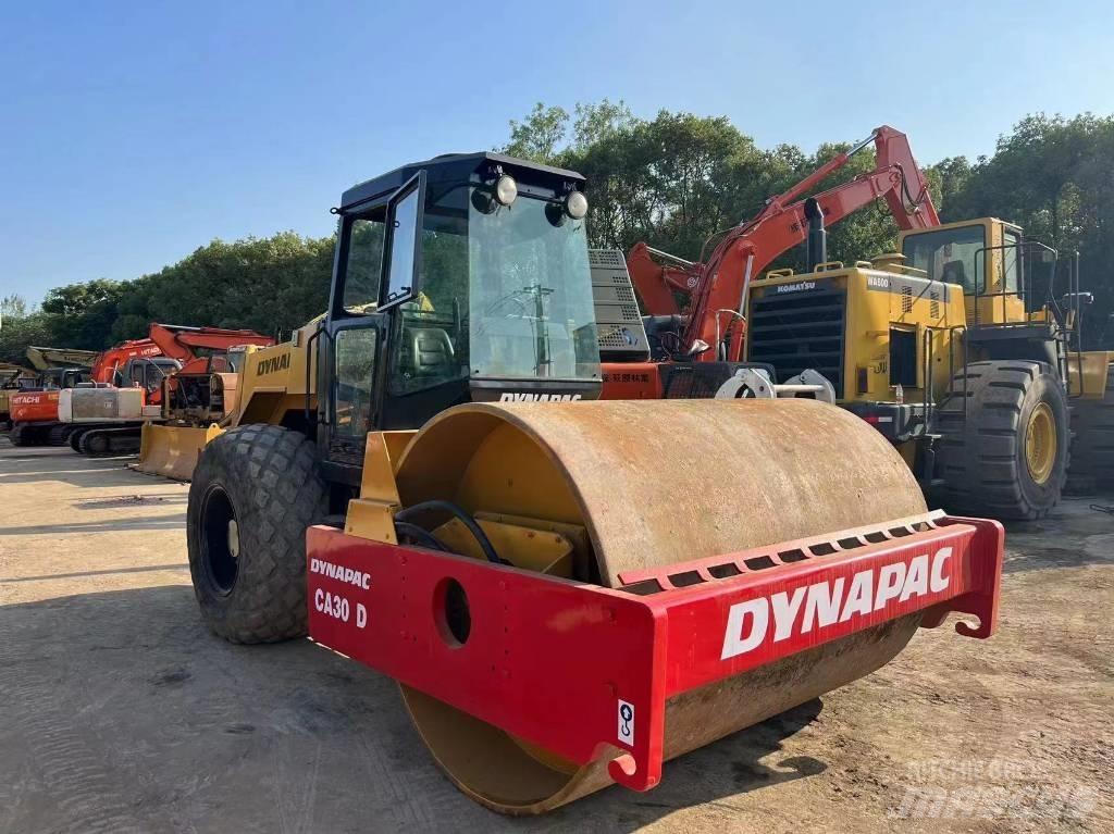 Dynapac CA 30 D Vieno būgno volai