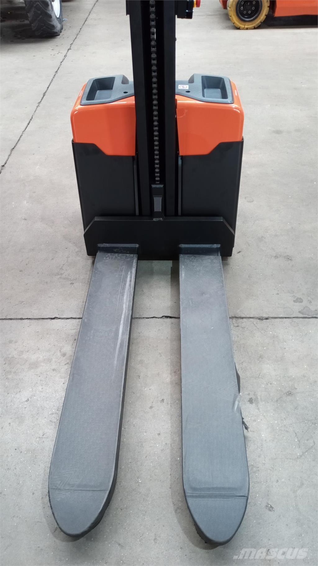 Toyota HWE100 Savaeigiai rietuvai