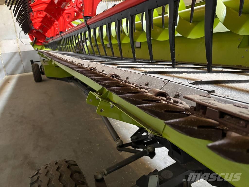 CLAAS LEXION 8800 TT Derliaus nuėmimo kombainai