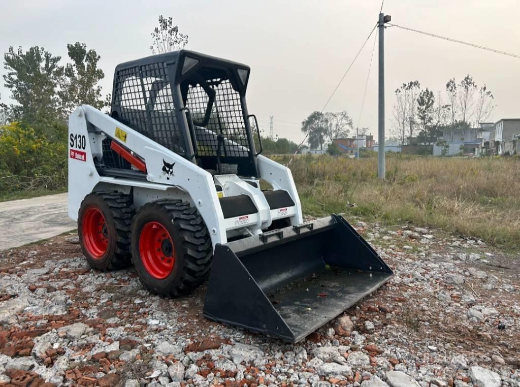 Bobcat S 130 Krautuvai su šoniniu pasukimu