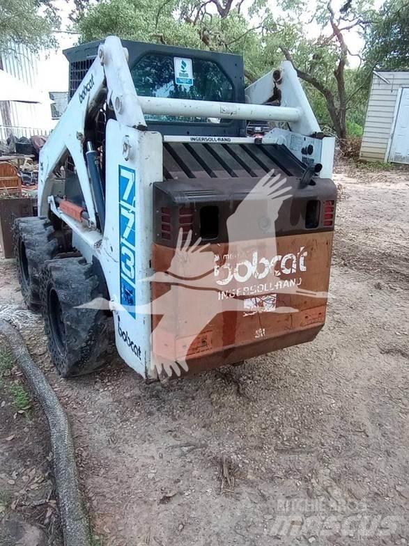 Bobcat 773 Krautuvai su šoniniu pasukimu