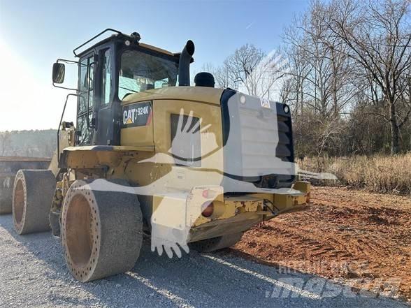 CAT 924K Naudoti ratiniai krautuvai