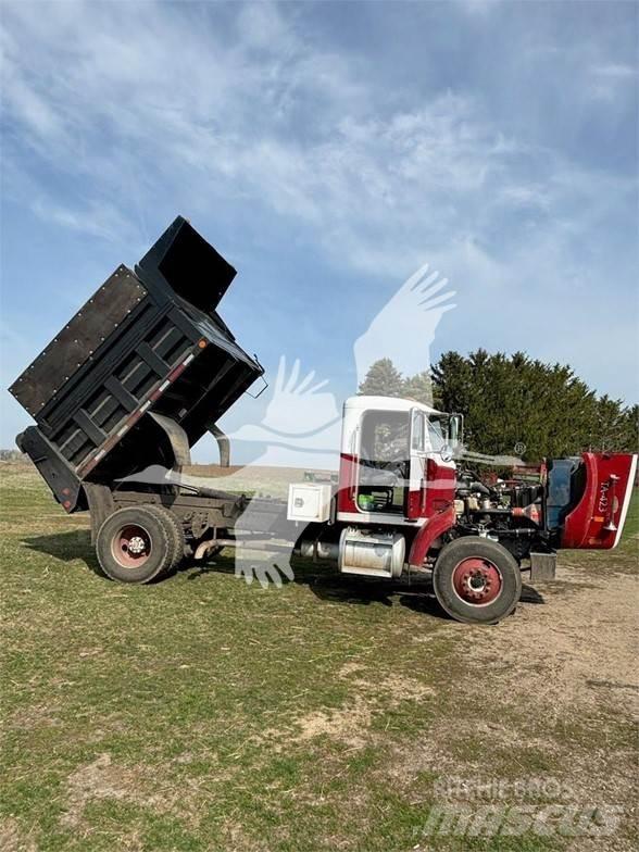 Peterbilt 357 Savivarčių priekabų vilkikai