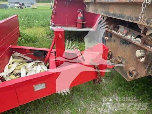Sterling L7500 Savivarčių priekabų vilkikai