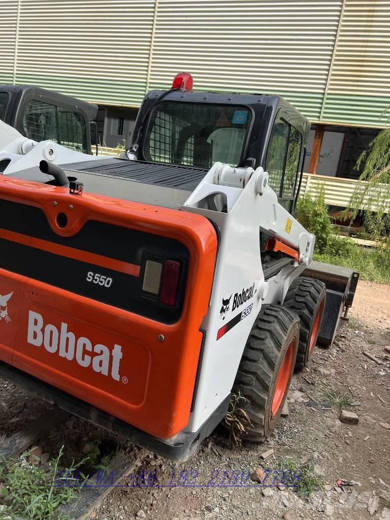 Bobcat S550 Krautuvai su šoniniu pasukimu