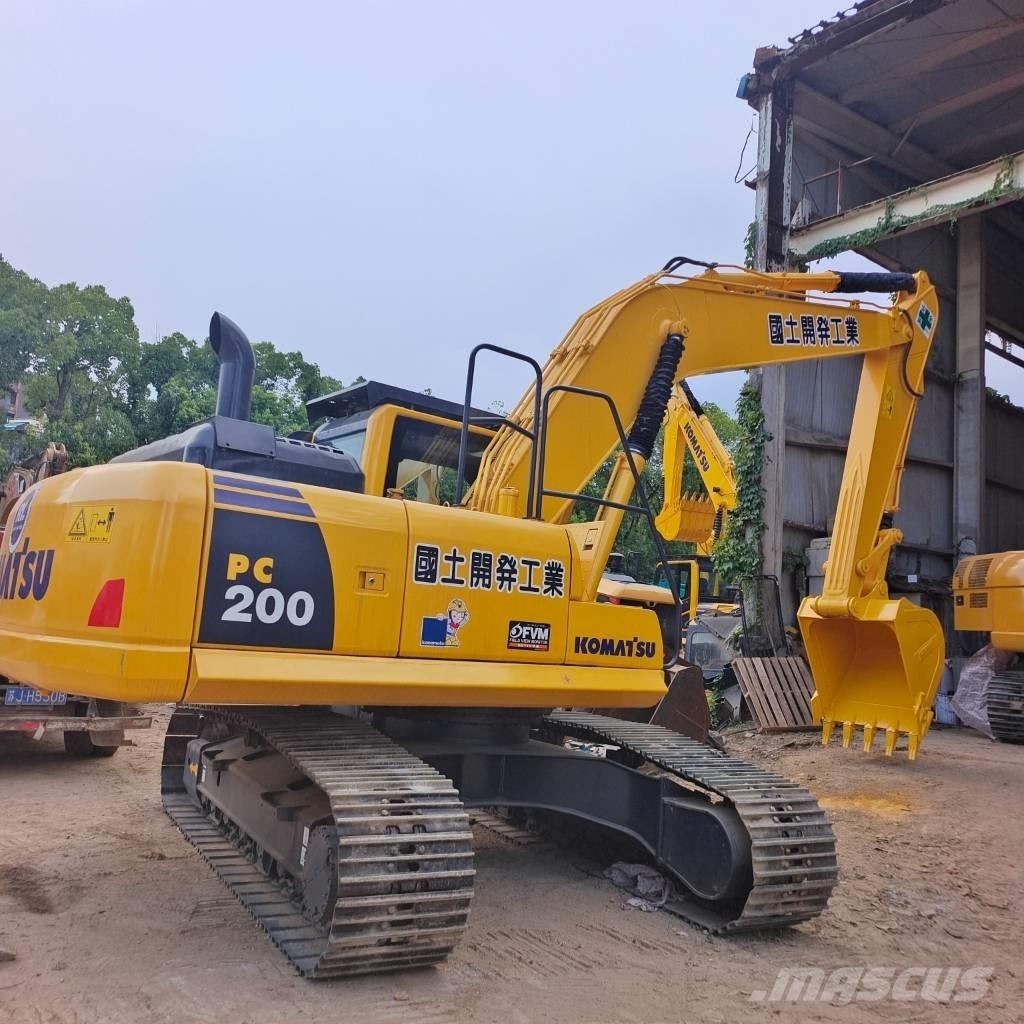 Komatsu PC 200 Vikšriniai ekskavatoriai
