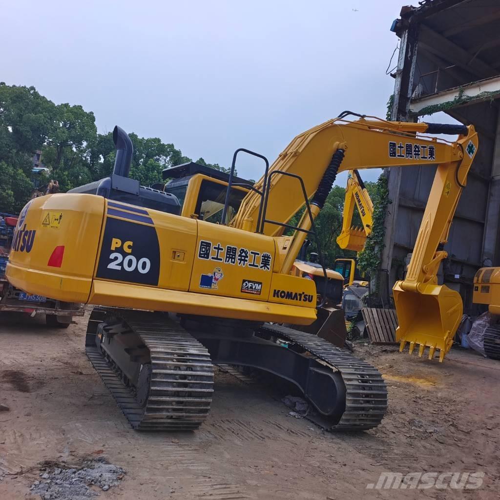 Komatsu PC 200 Vikšriniai ekskavatoriai