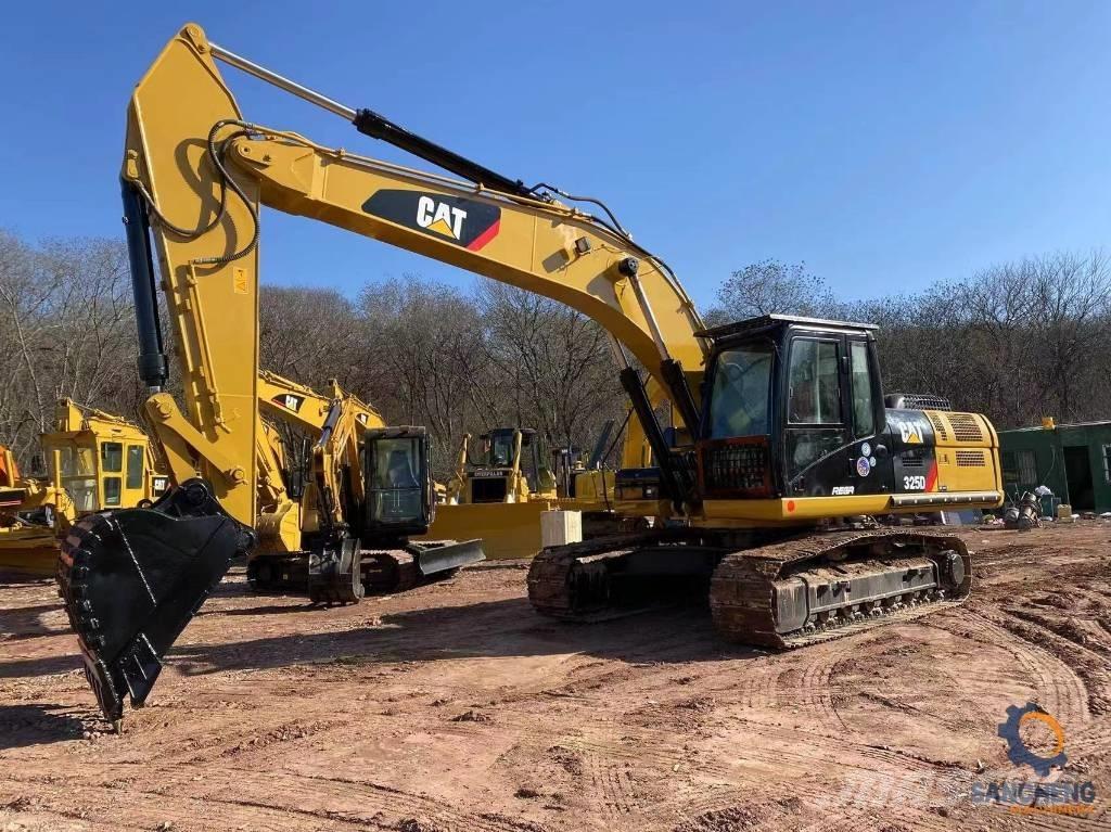 CAT 325 D Vikšriniai ekskavatoriai