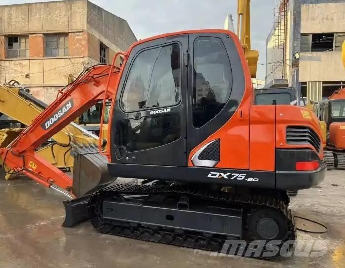 Doosan DX75-9C Vidutinės galios ekskavatoriai 7-12 t