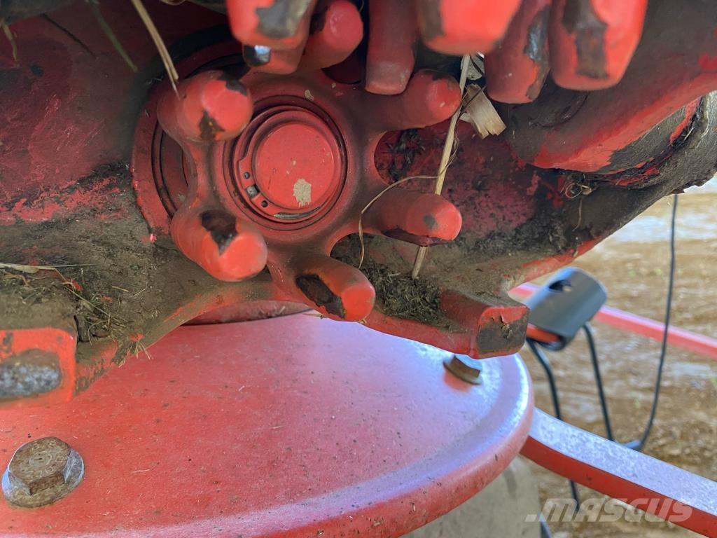 Kuhn GF 6502 Šieno grėbliai ir vartytuvai