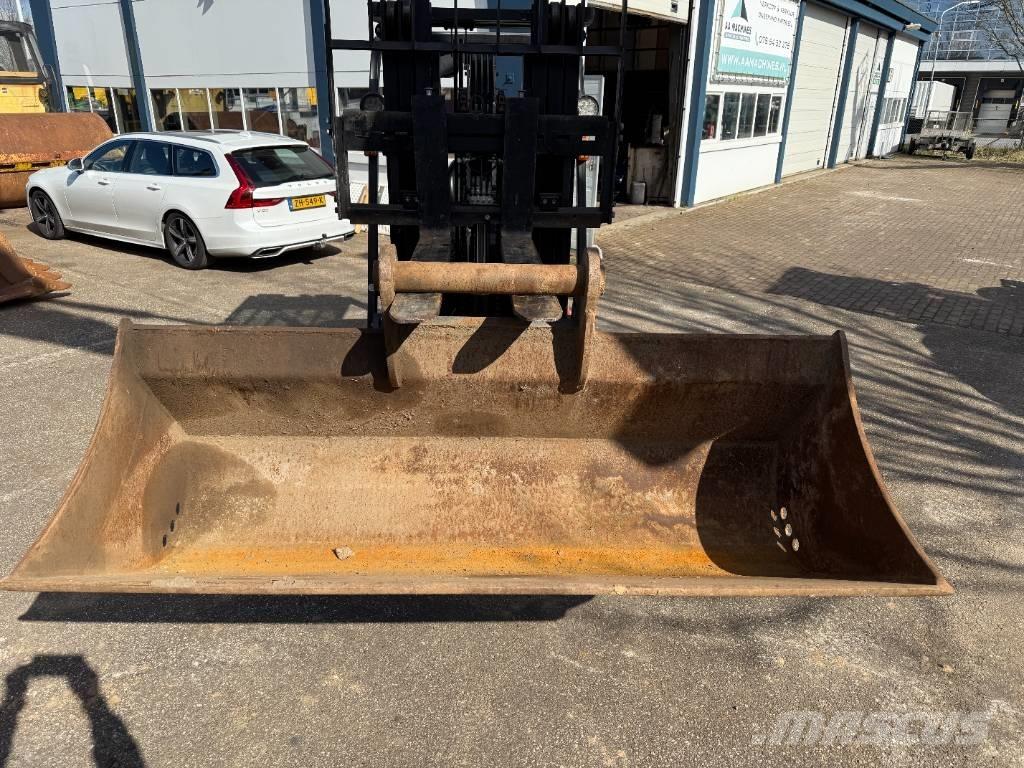 Komatsu HB 215 LC-2 Vikšriniai ekskavatoriai