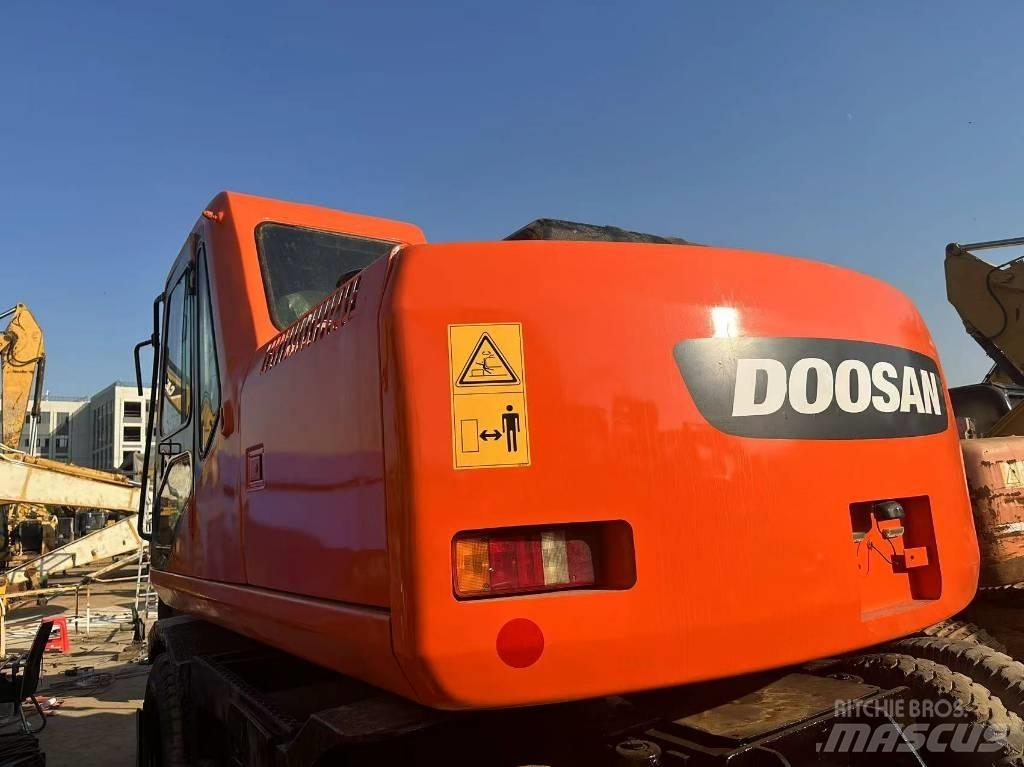 Doosan 150 W-7 Ratiniai ekskavatoriai