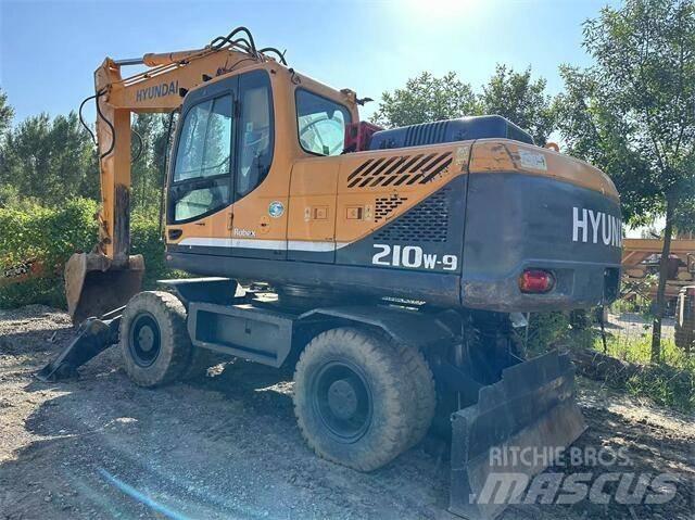 Hyundai 210W Ratiniai ekskavatoriai