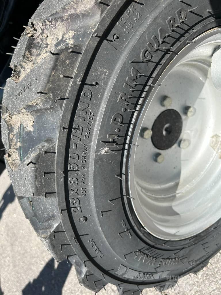 Solis 22 Naudoti kompaktiški traktoriai