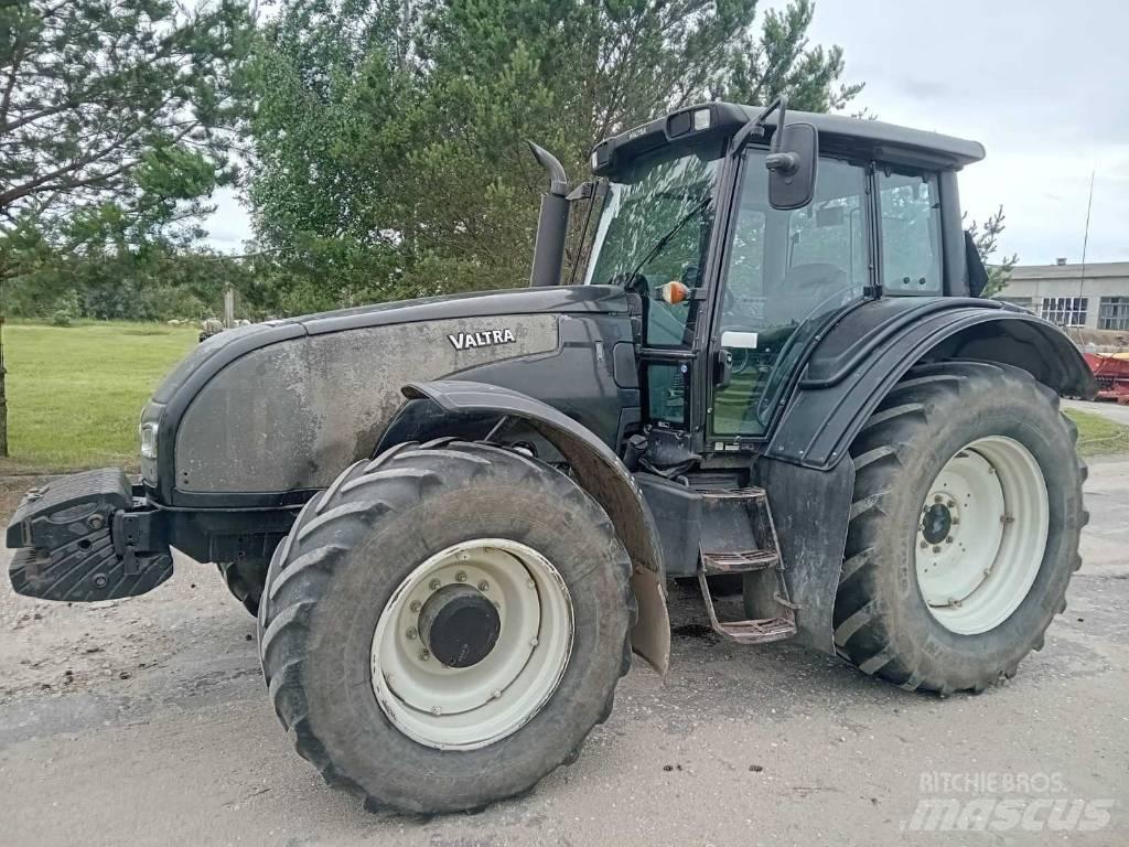 Valtra T 171 Traktoriai