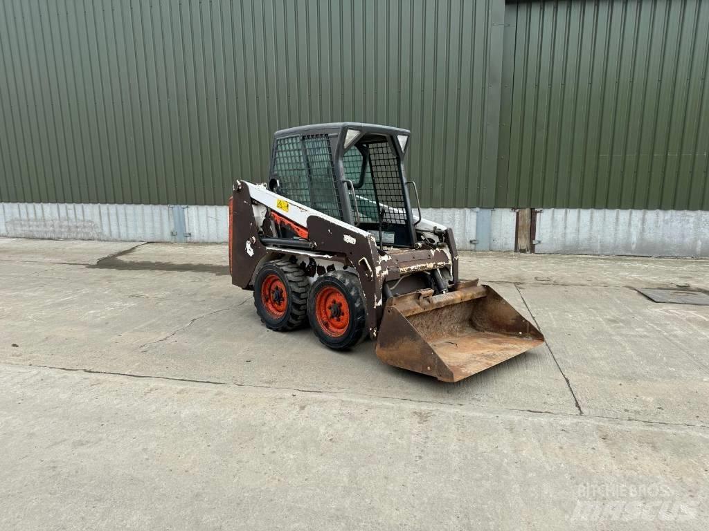 Bobcat S 100 Krautuvai su šoniniu pasukimu