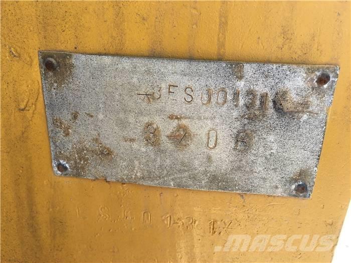 CAT 320 B Vikšriniai ekskavatoriai
