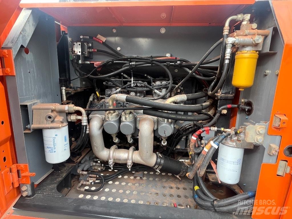 Hitachi ZX 250 LC-6 Vikšriniai ekskavatoriai