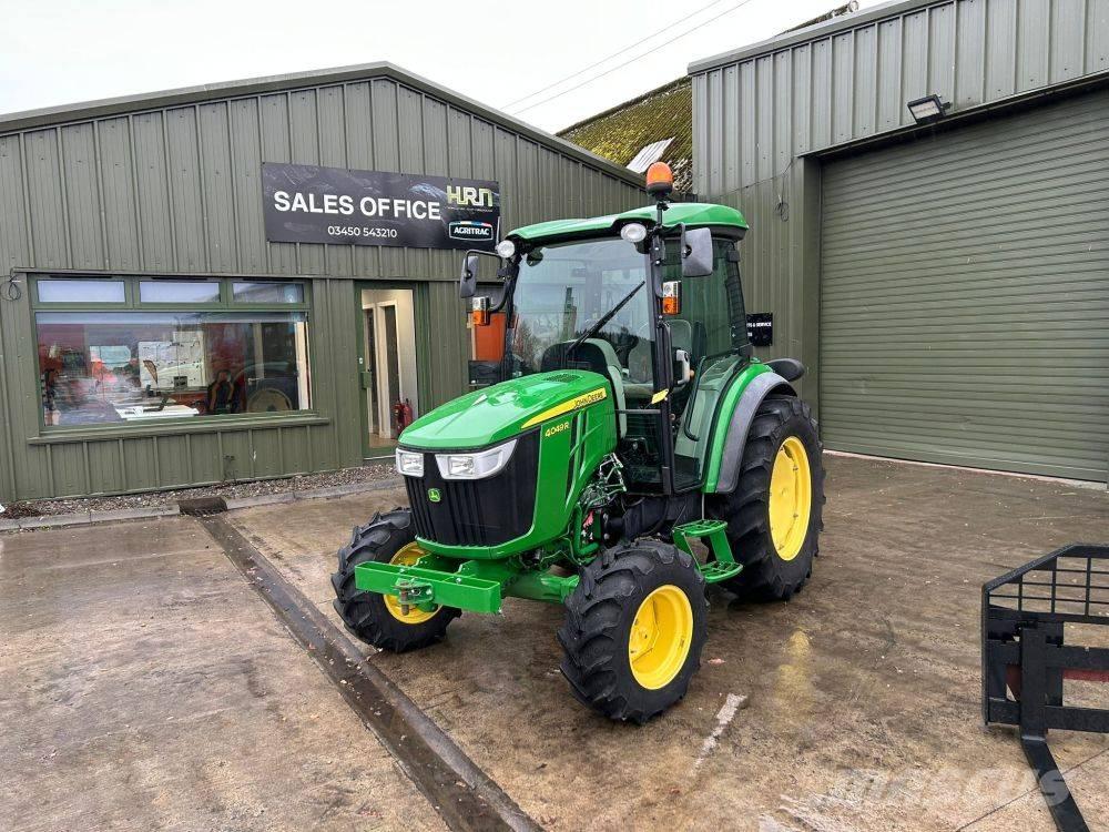 John Deere 4049 R Naudoti kompaktiški traktoriai