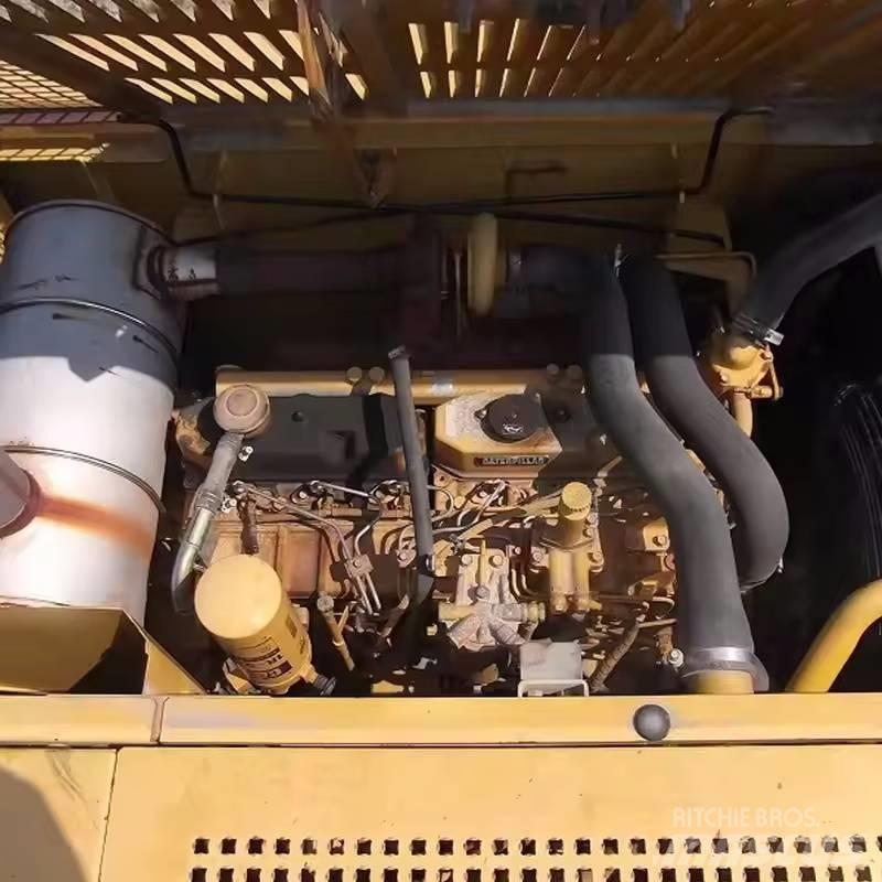 CAT 320 C Vikšriniai ekskavatoriai