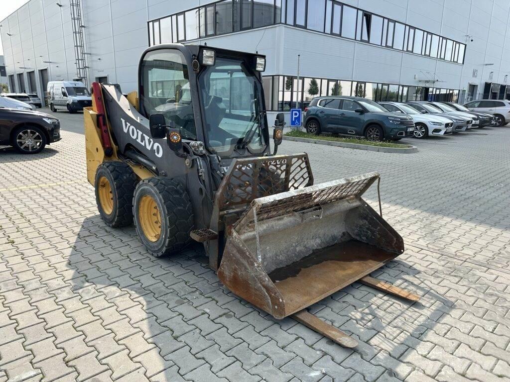 Volvo MC70C Krautuvai su šoniniu pasukimu