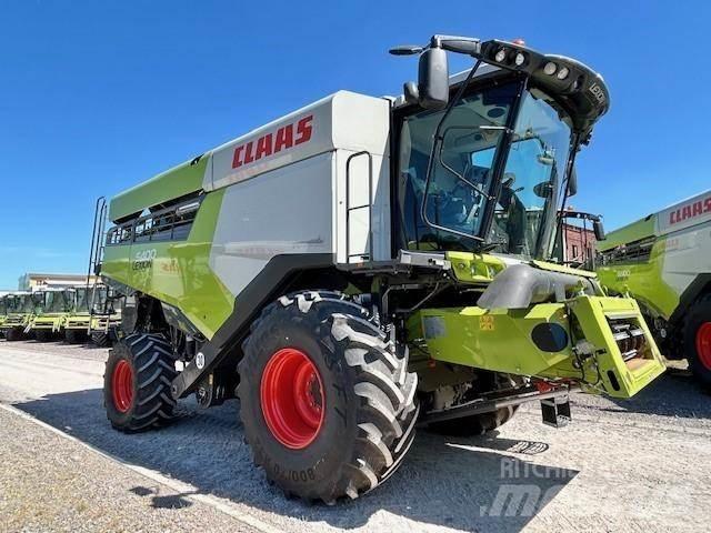 CLAAS LEXION 5400 Derliaus nuėmimo kombainai