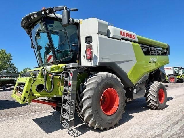 CLAAS LEXION 5400 Derliaus nuėmimo kombainai