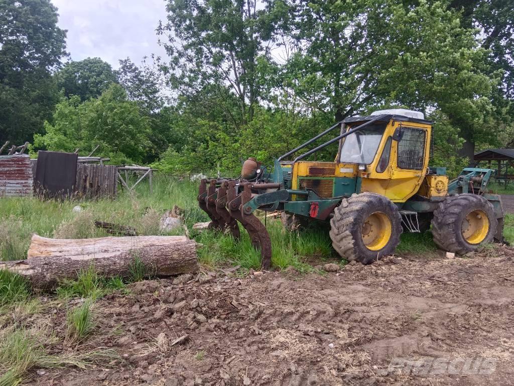 HSM 807 Miško traktoriai