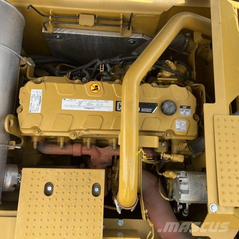 CAT 330D2L Vikšriniai ekskavatoriai