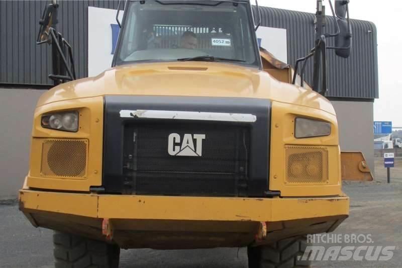 CAT 730C2 Karjeriniai savivarčiai