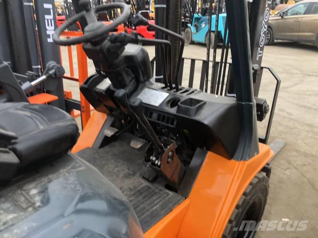 Toyota FD30 Dyzeliniai krautuvai