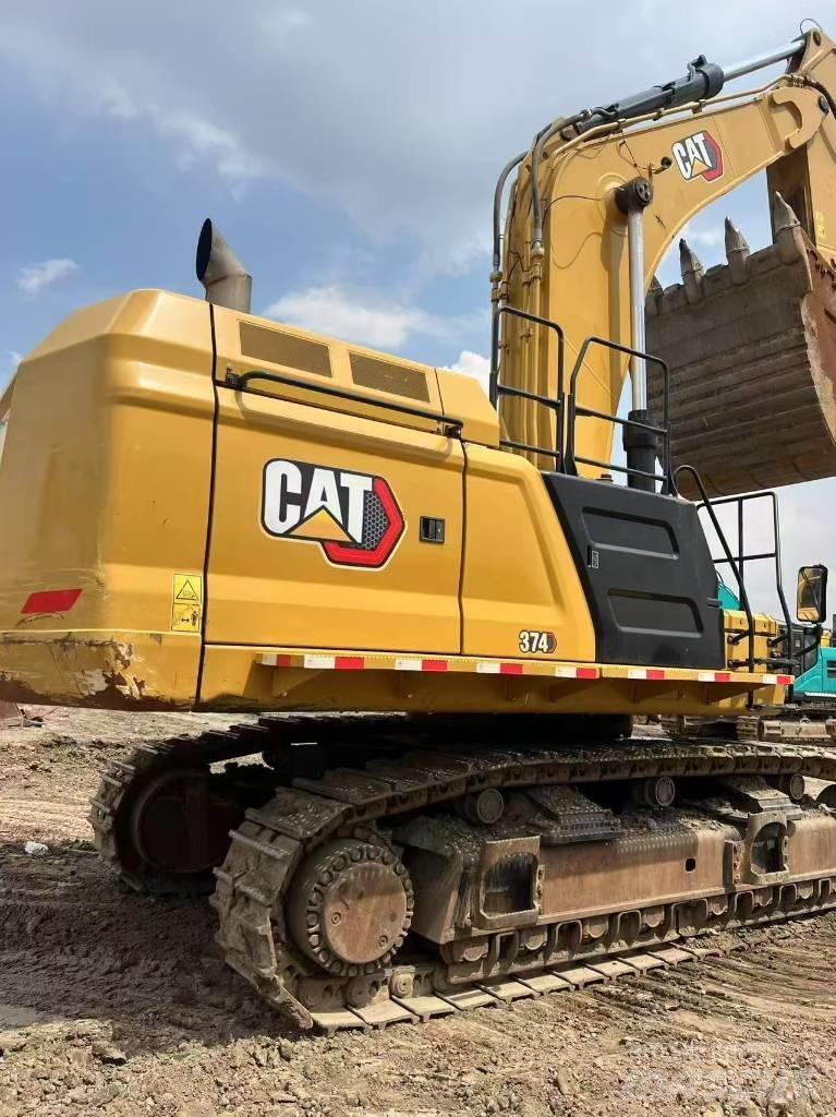 CAT 374 Vikšriniai ekskavatoriai