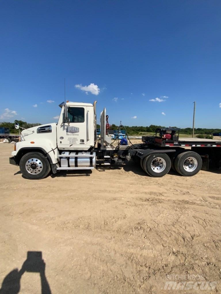 Western Star 4700 Naudoti vilkikai
