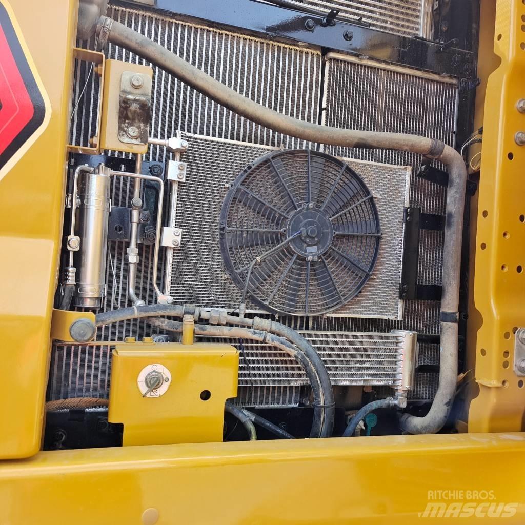 CAT 320 GC Vikšriniai ekskavatoriai