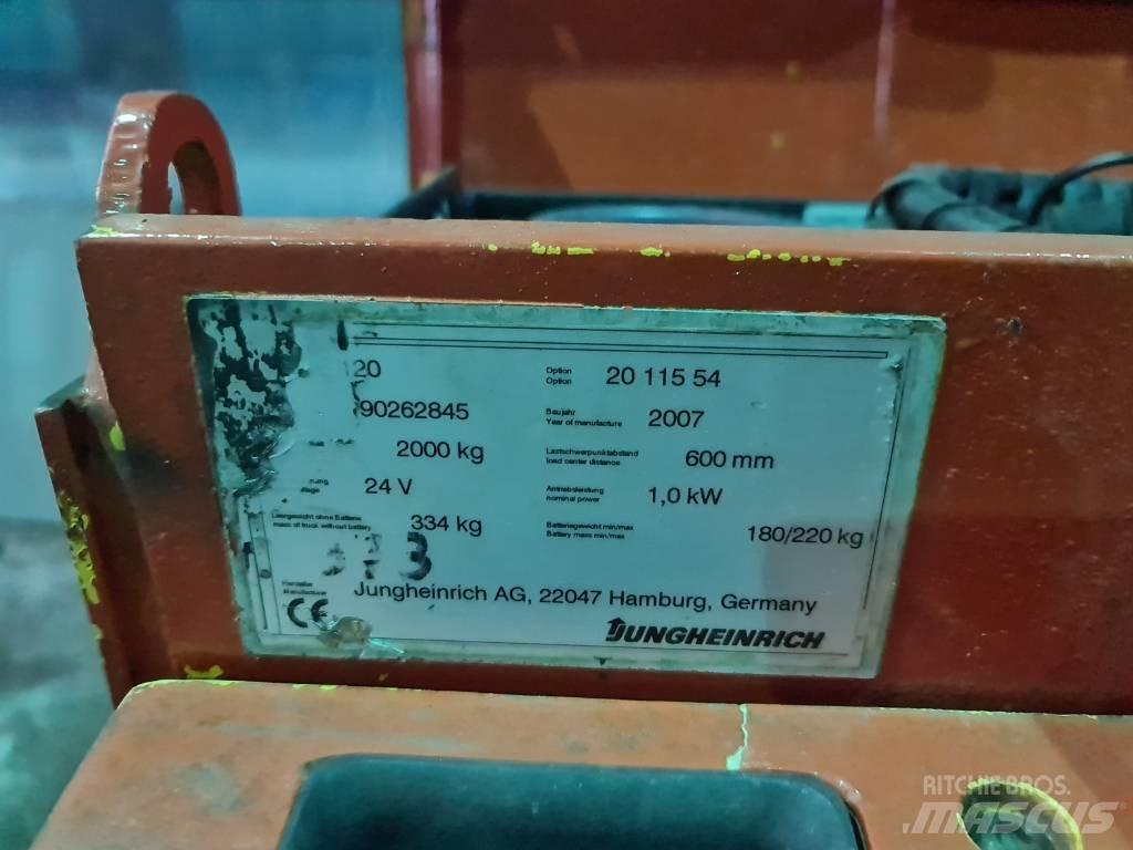 Jungheinrich EJE120 Mažų aukščių keltuvai