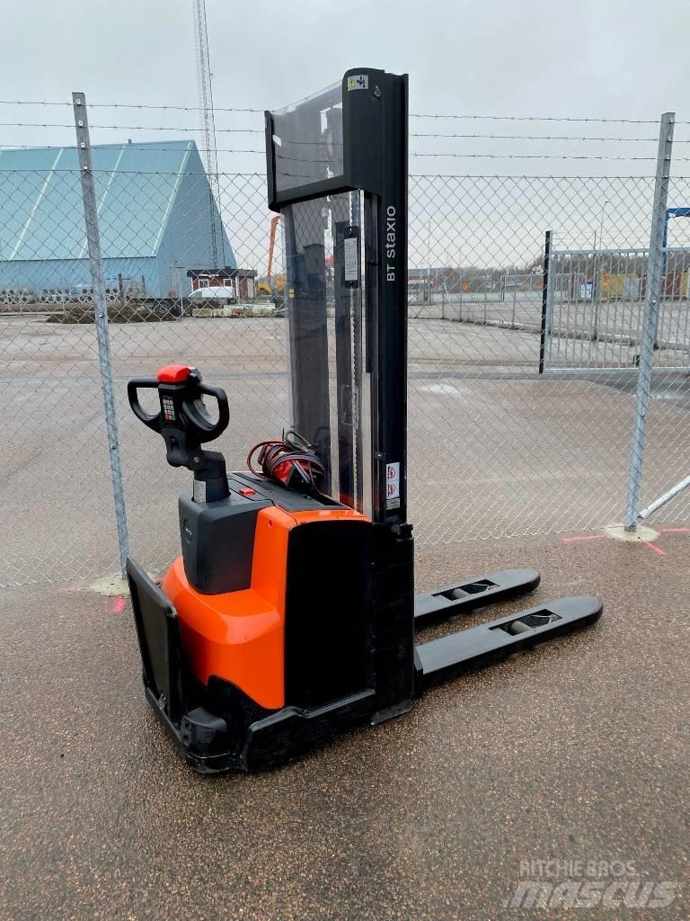 Toyota SWE120 Rankiniai vėžimėliai