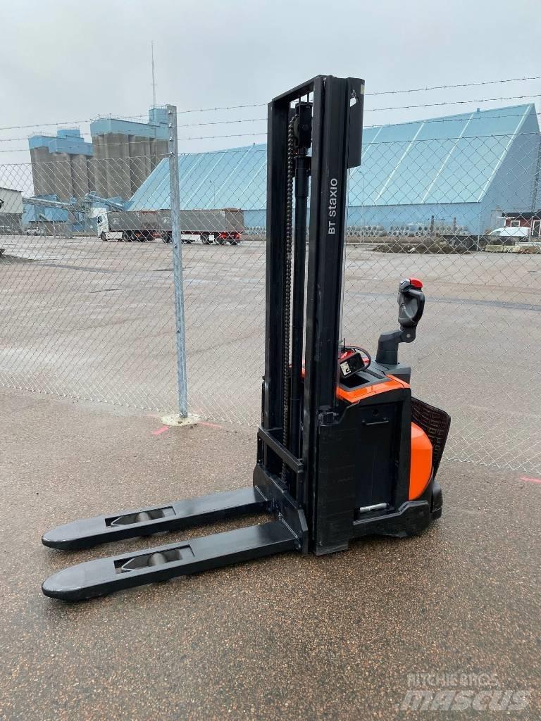 Toyota SWE120 Rankiniai vėžimėliai