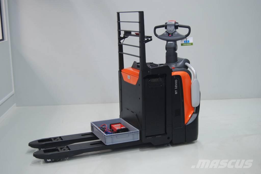 Toyota LPE250 Žemų aukščių keltuvai su platforma