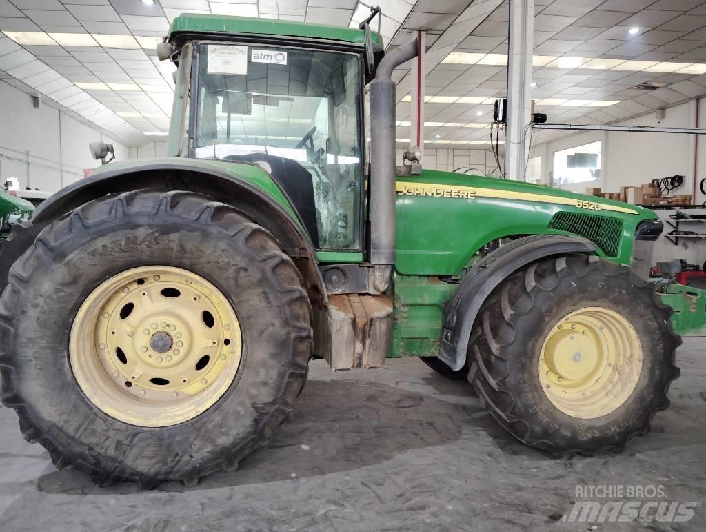 John Deere 8520 Traktoriai