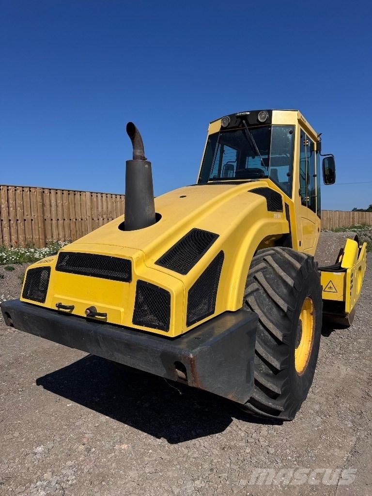 Bomag BW 213 D H-4 Vieno būgno volai