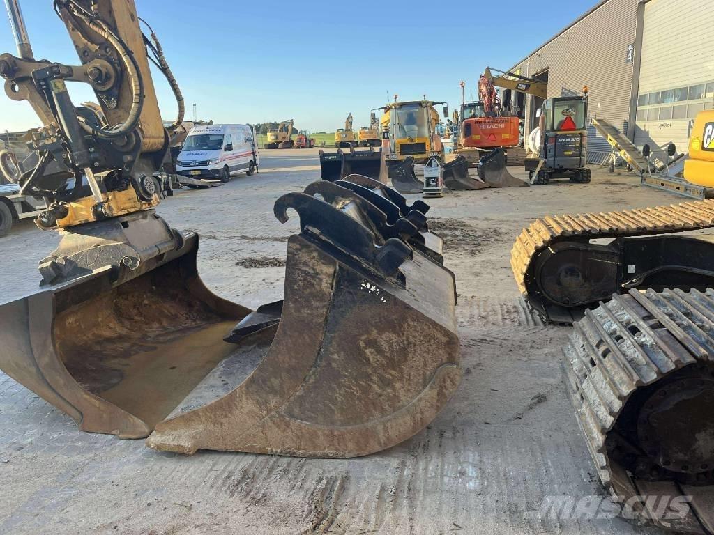 CAT 323 Nextgen Vikšriniai ekskavatoriai
